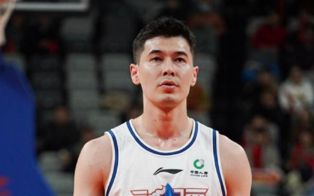 郭艾伦伤停！新疆大胜广州结束4连败阿不都18+10+7齐麟15分