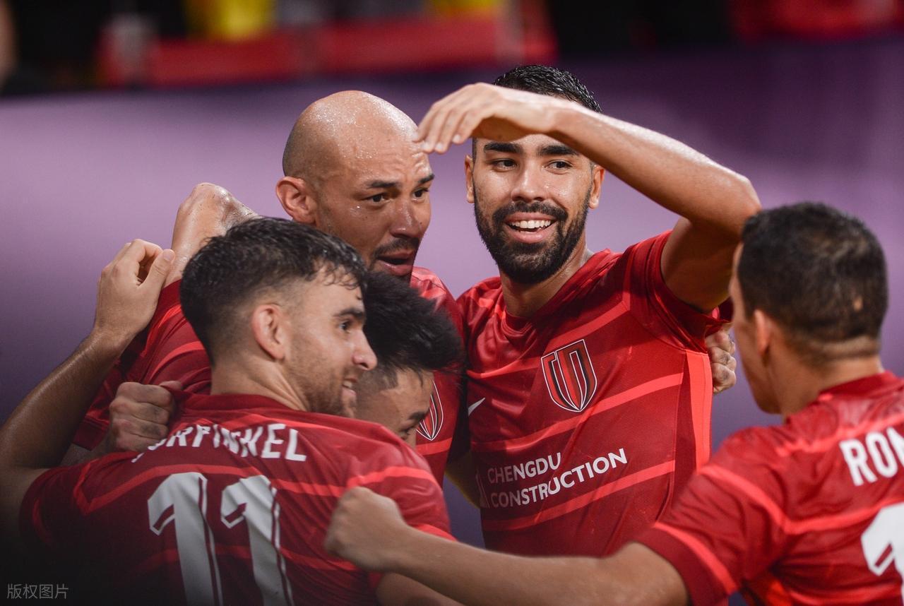 28岁归化进球，94分钟又染红！中超领头羊被绝杀，无缘亚冠首胜