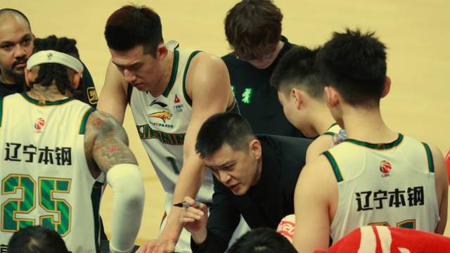 亨特4+2！威尔斯13分,莫兰德5+5,徐杰胡明轩0分,辽篮落后广东25分