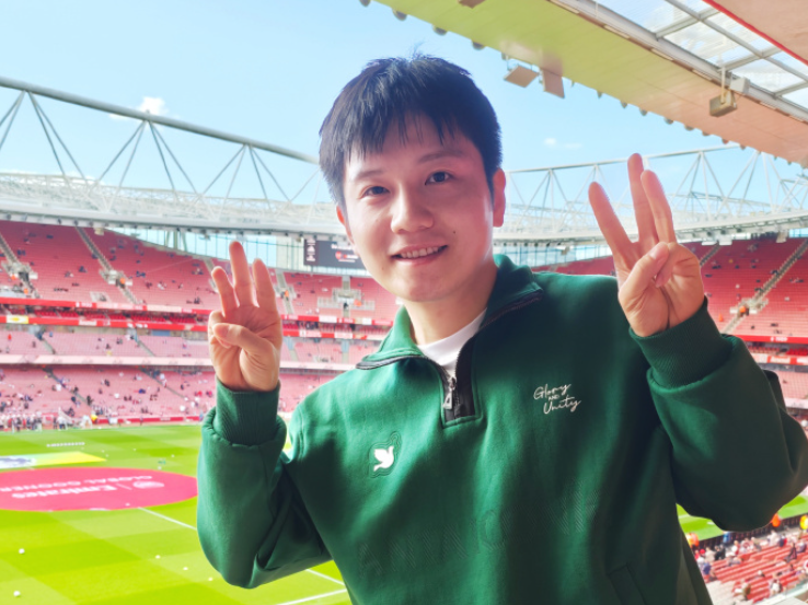 樊振东看足球比赛引热议，英超联赛盼他再来，西甲联赛感觉失宠了