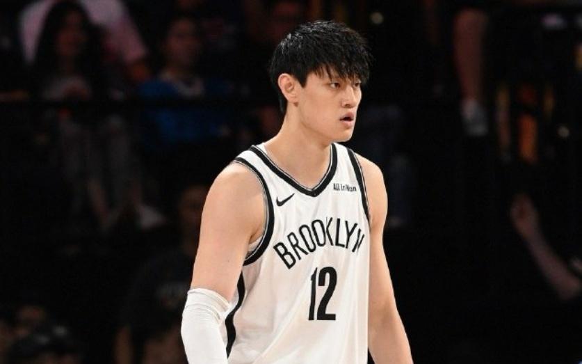 1秒钟都没让上！篮网被喷不懂人情世故，让曾凡博坐冷板凳