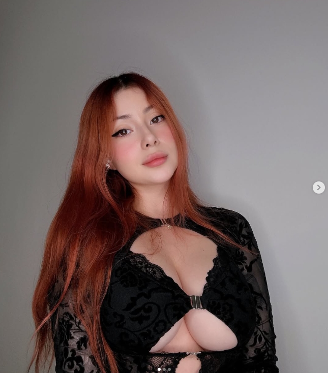 不拿吧友当外人！Upset妻子晒照：视觉冲击拉满！