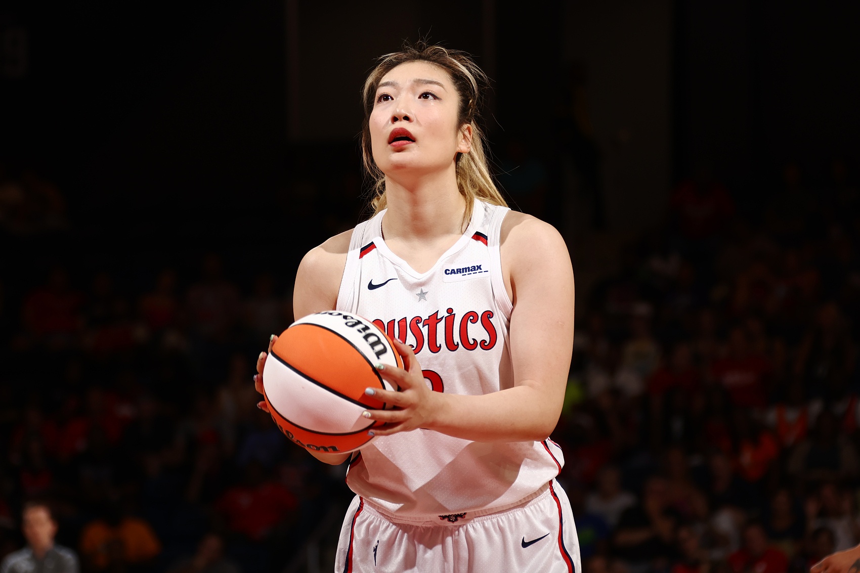 李梦暂不回WNBA媒体人女篮成功有长集训的功劳但走出去也重要