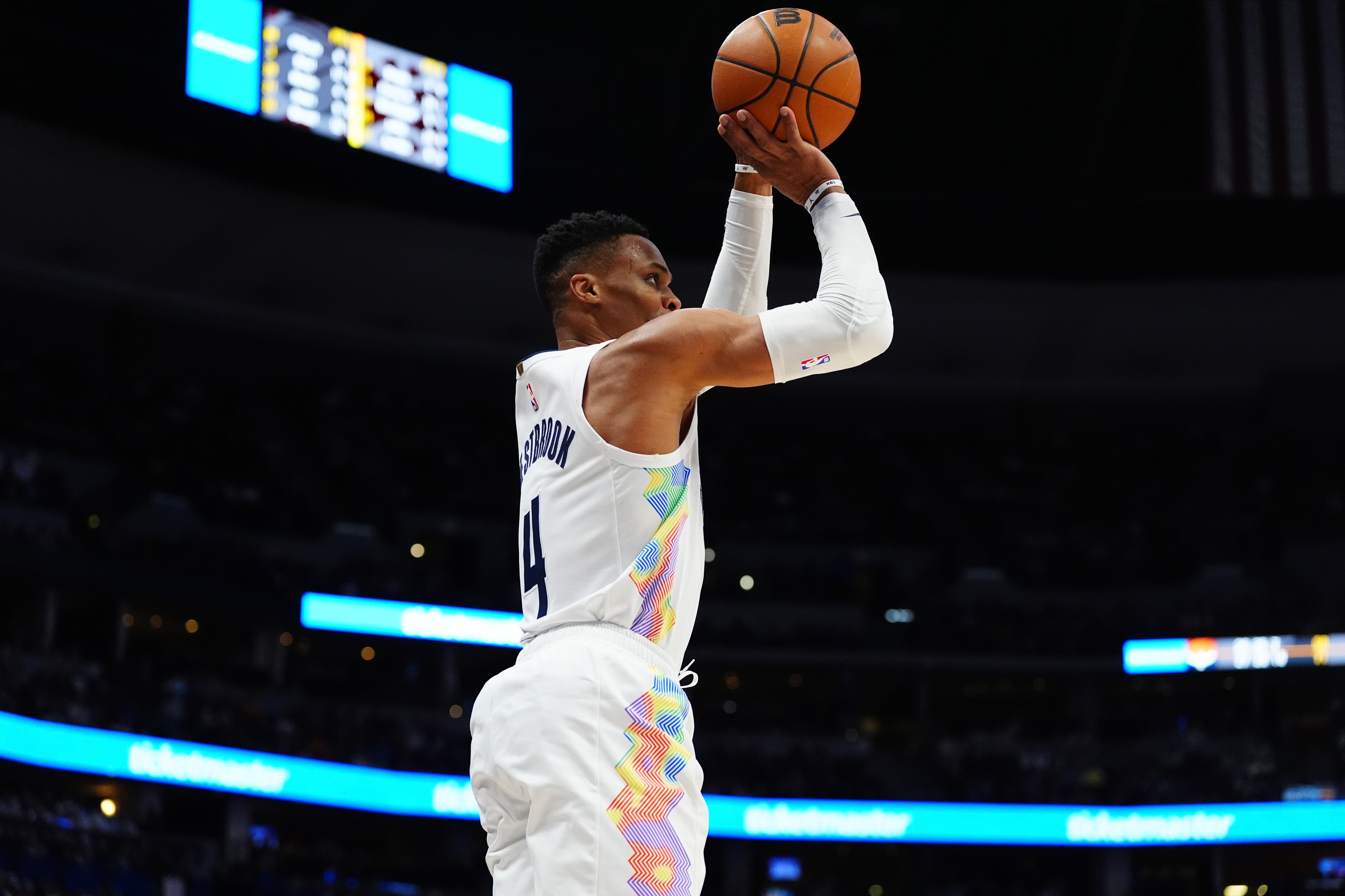 威少：这是NBA场上都是NBA球员永远不要不尊重任何比赛