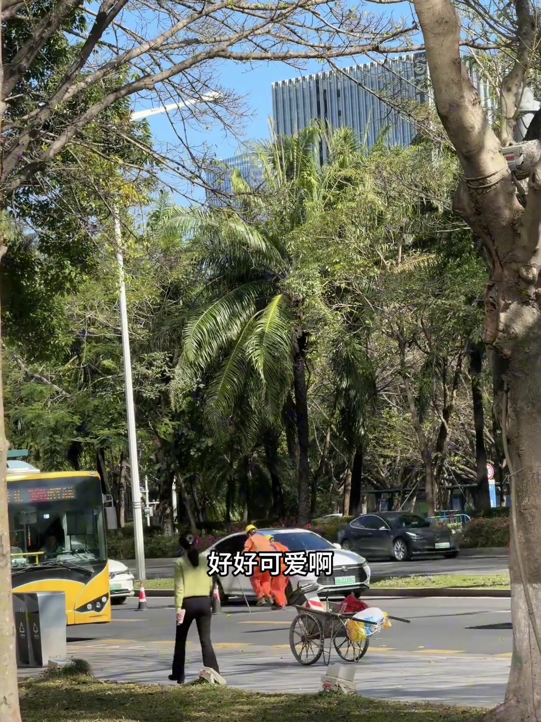 怪好玩的！他们每次跳完都会互相对视笑一下