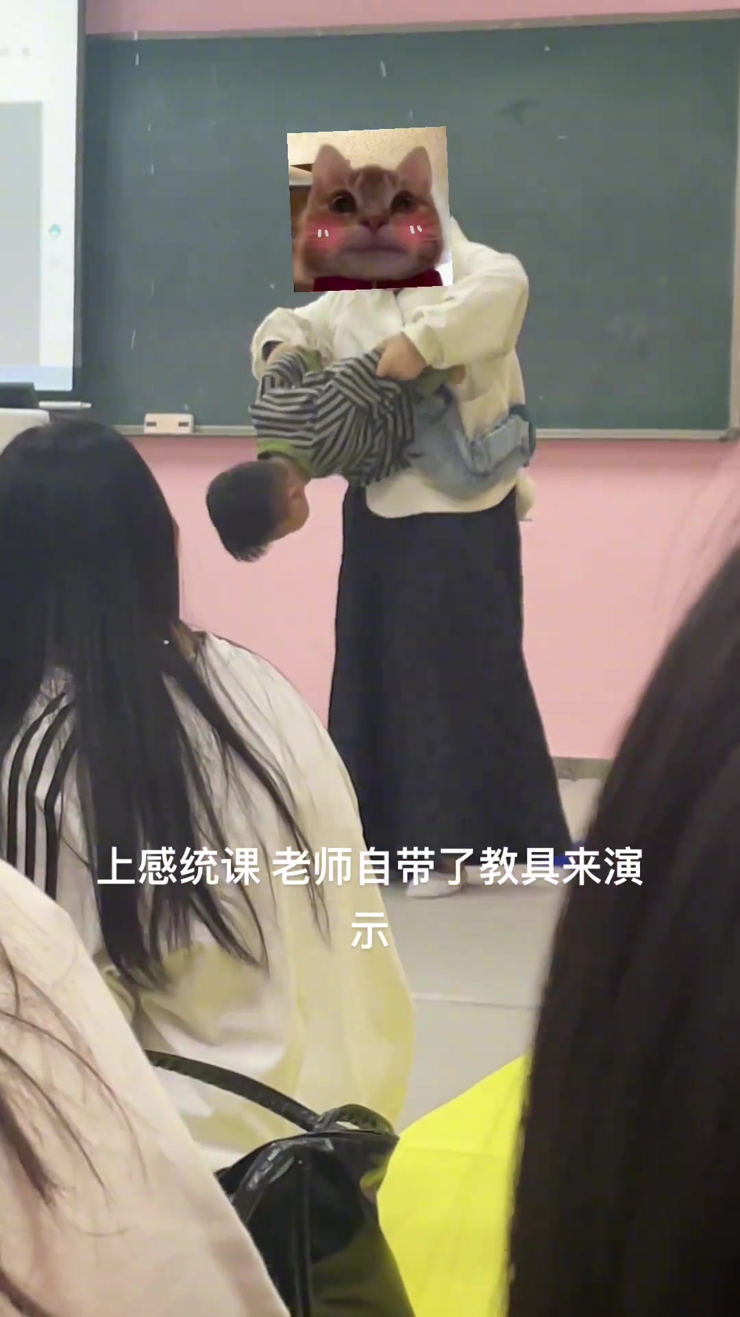 小孩哥看起来很开心，建议多上两节