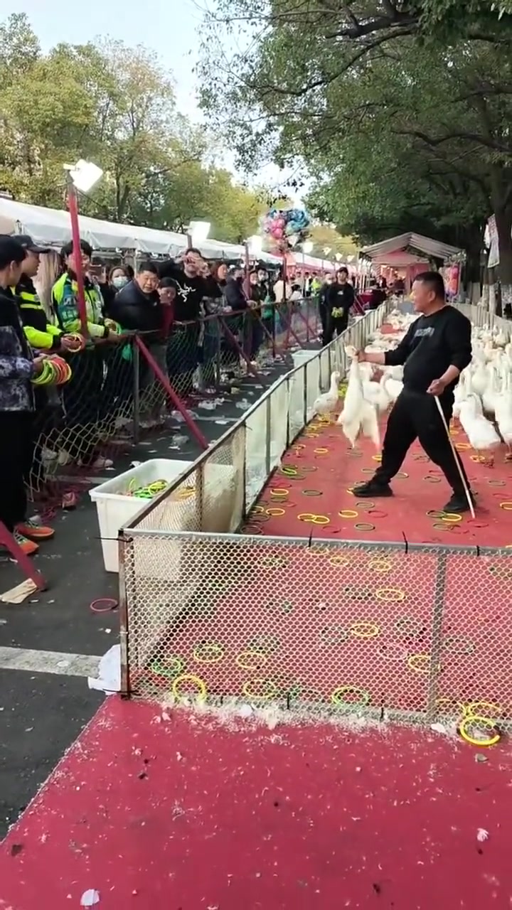 老板是懂人情世故的