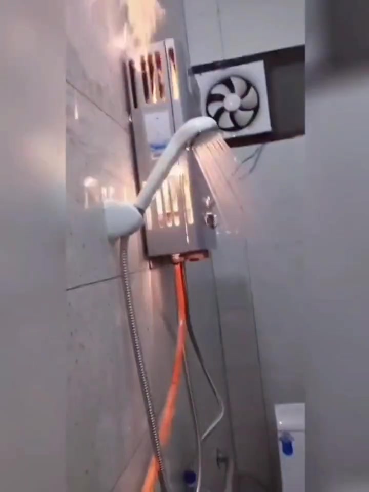 热水器可不敢装浴室，真吓人！