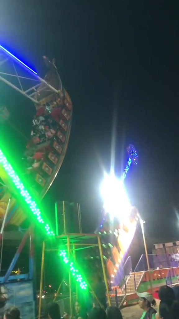 大哥这才叫真正坐过海盗船呢