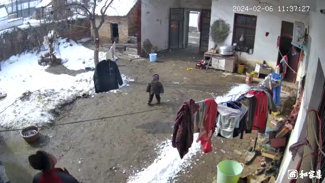 就这几秒，老祖宗在下面散了好几包烟