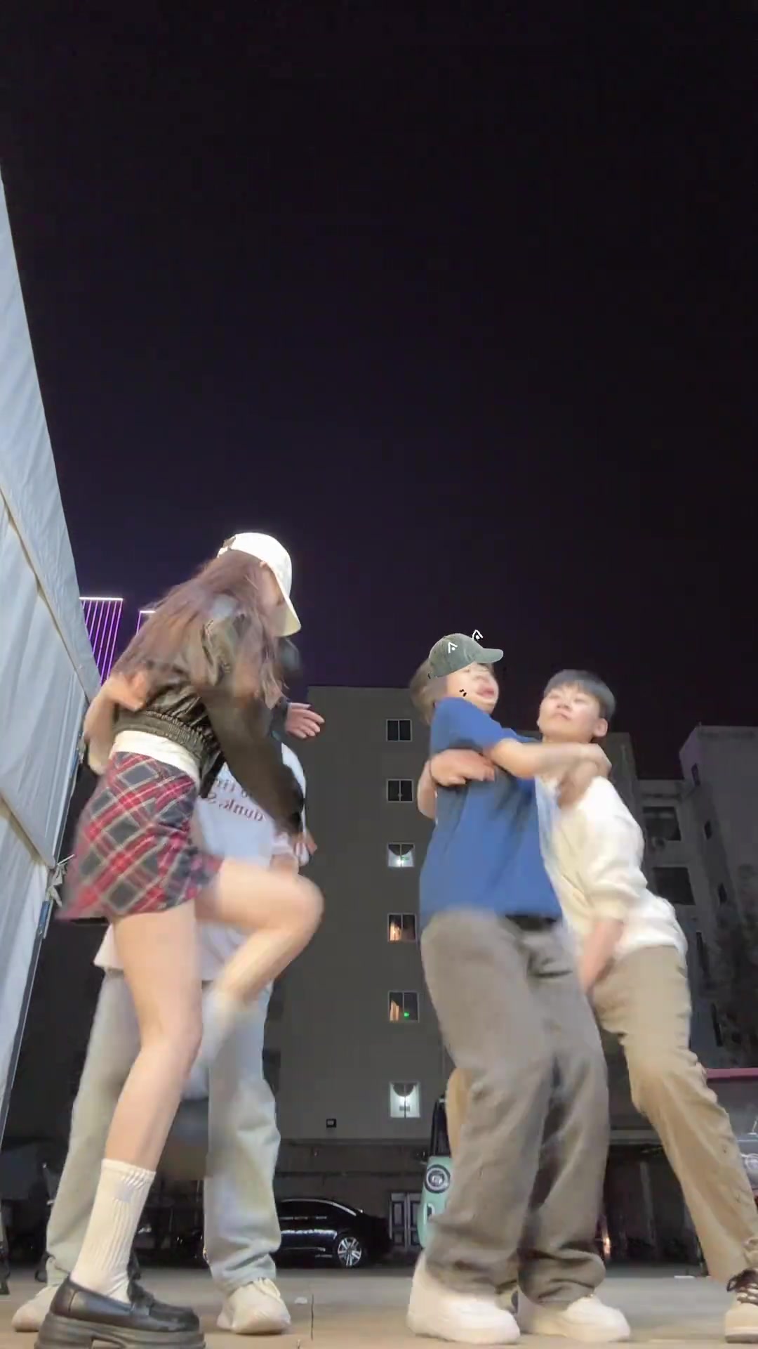 细狗就活该被兄弟们嘲笑！