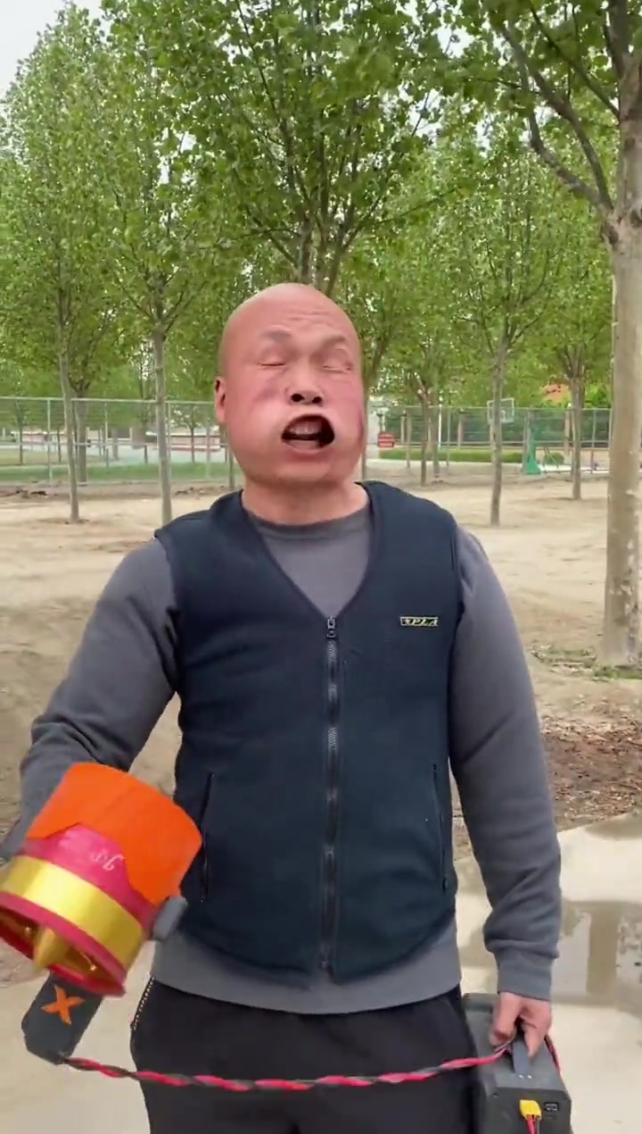 用这玩意吹头发肯定干的快