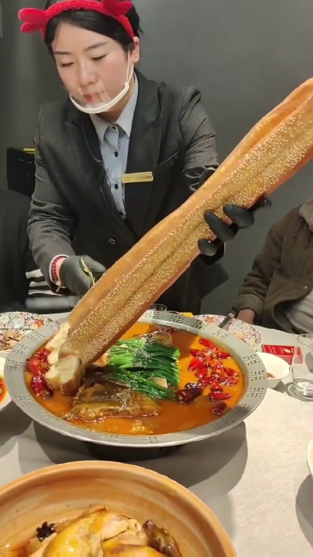 这么大根的油条，看完你的食欲上来么！