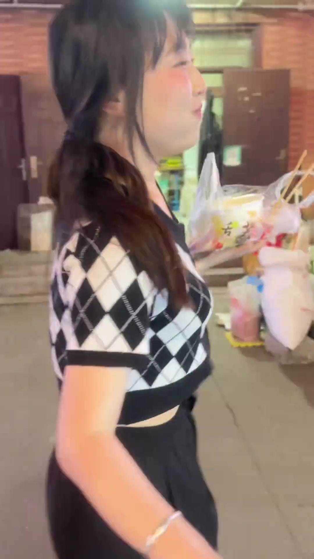 她这样操作好像也没啥毛病哦！
