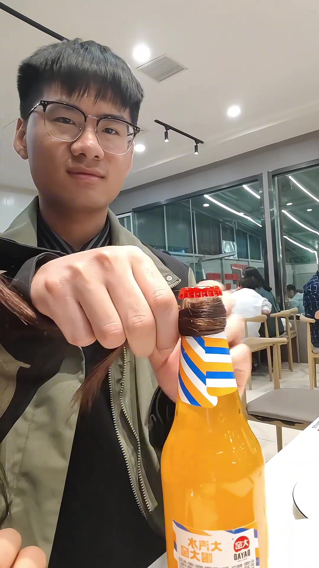 我对待老婆时，要是能和他一样潇洒就好了...