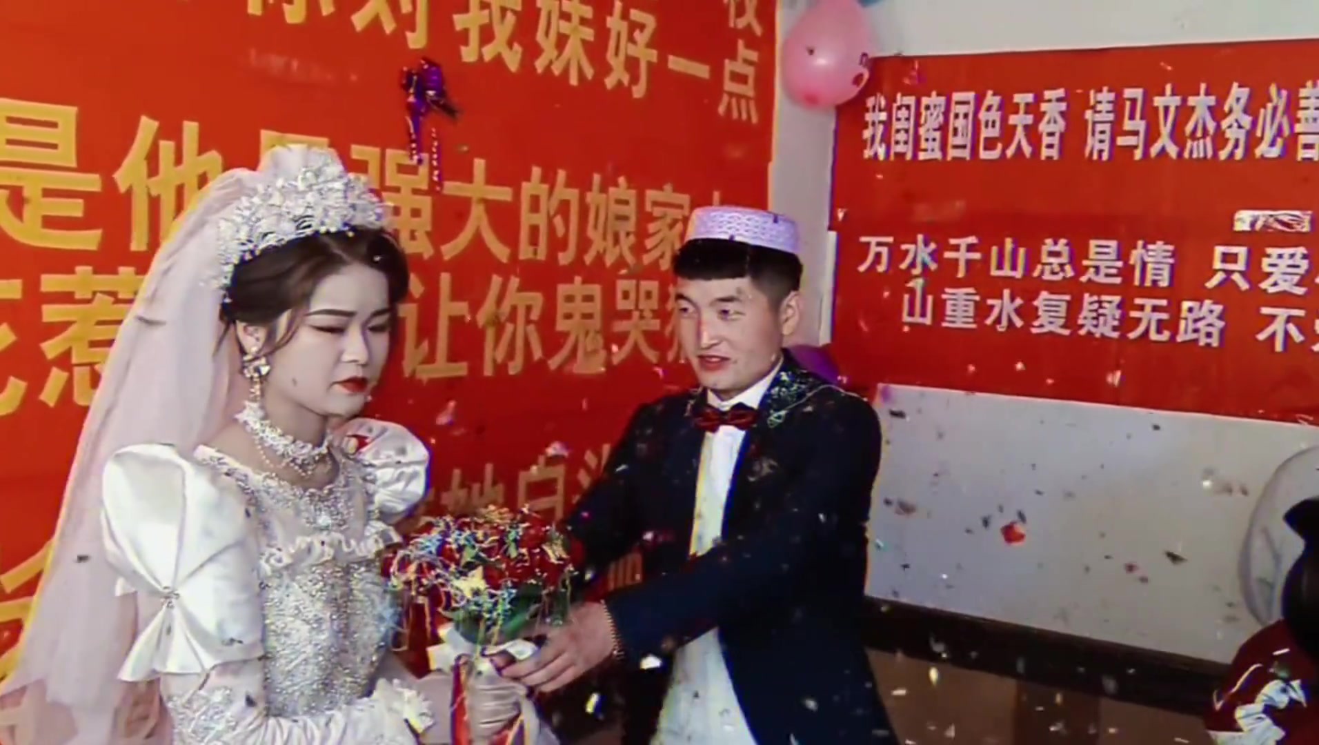 怎么新娘一脸不情愿啊？