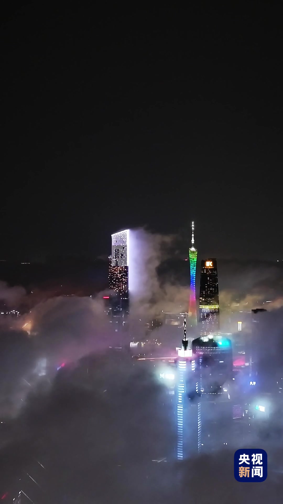 “小蛮腰”一小时六次“接闪”
