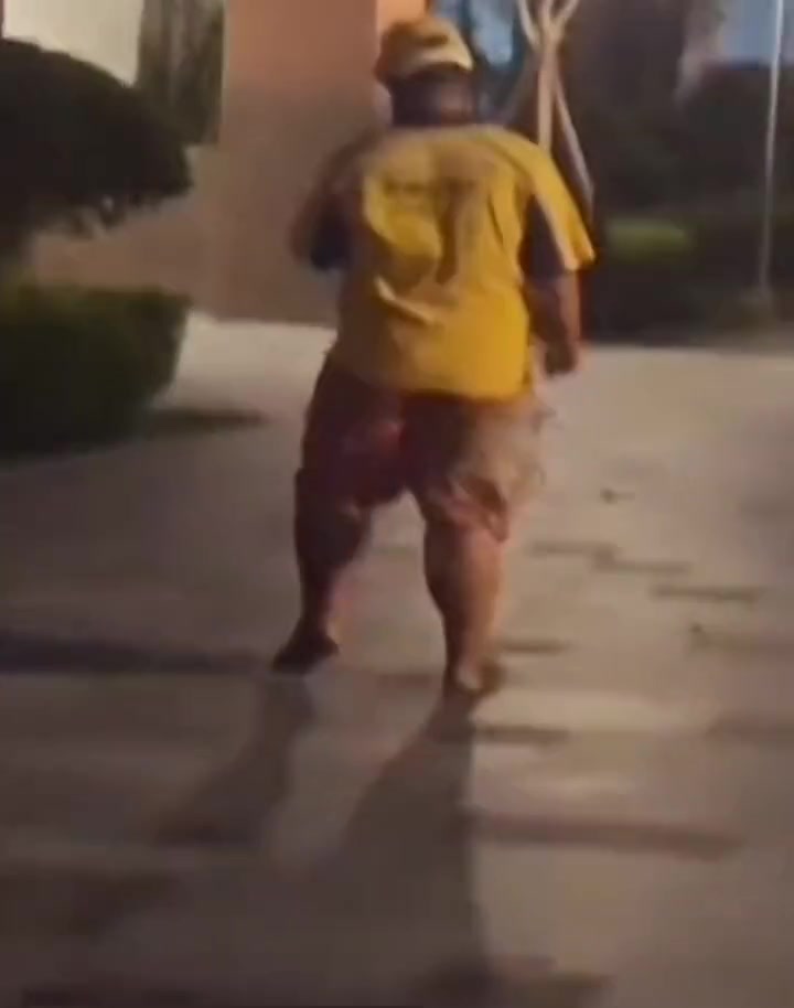 每个努力生活的人都不应该被嘲笑
