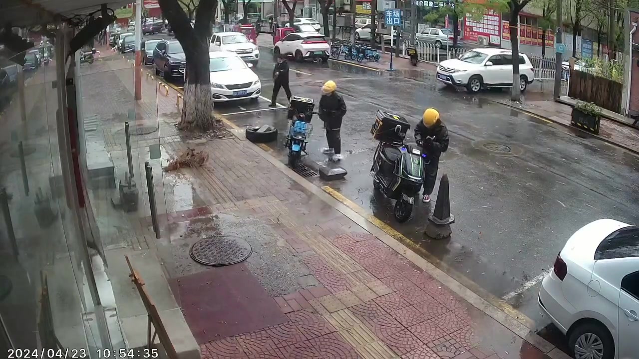 他俩如此倒霉又如此幸运