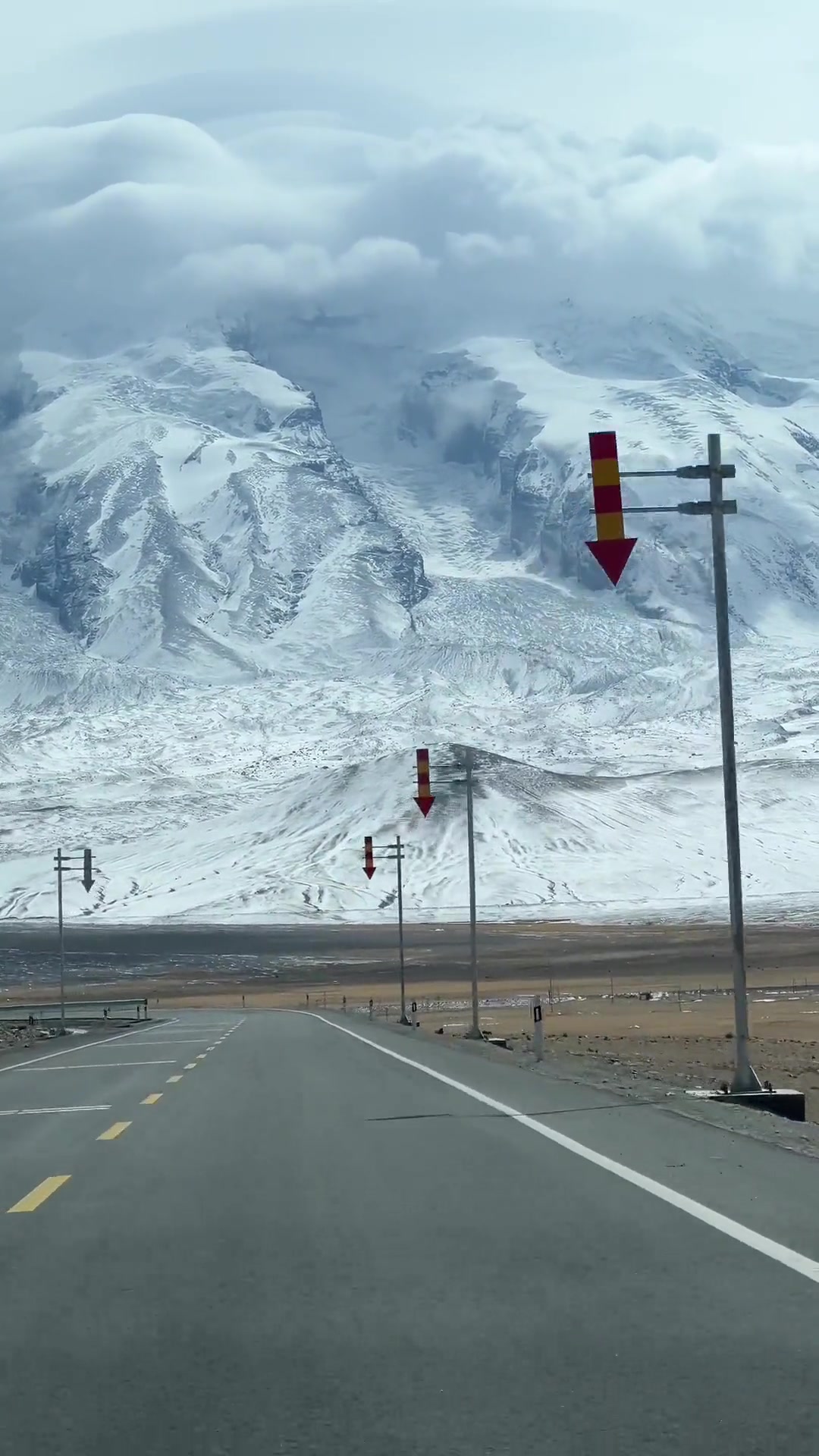 震撼！这是帕米尔高原上的冰川雪山