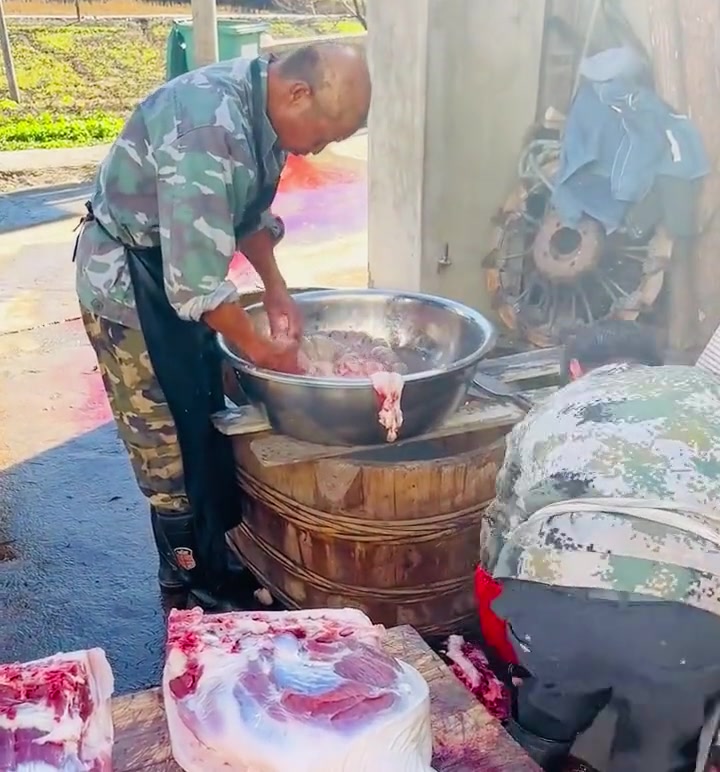 几十年的信任，在这一刻土崩瓦解
