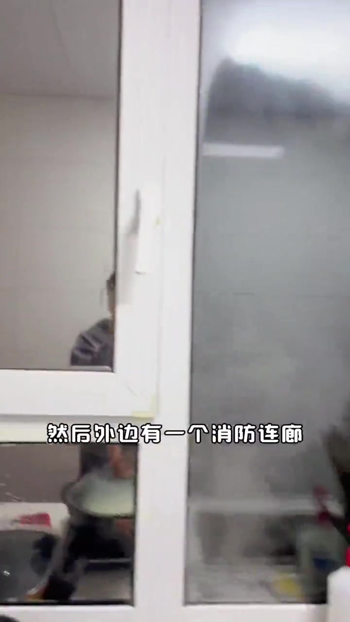 你这玩的就是我不尴尬，尴尬的就是别人呗？