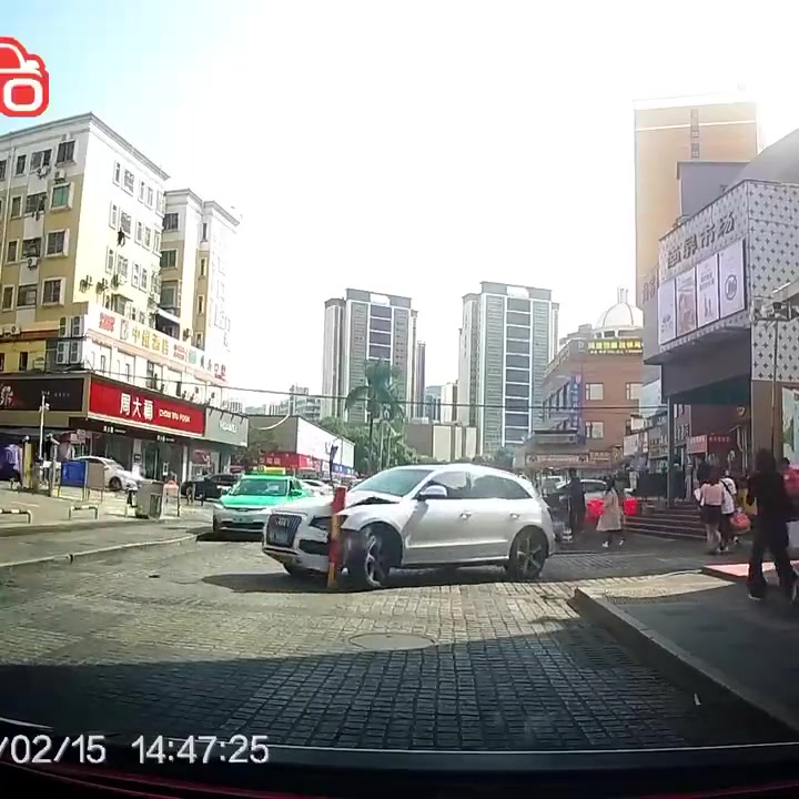 那么大根柱子都没看到么