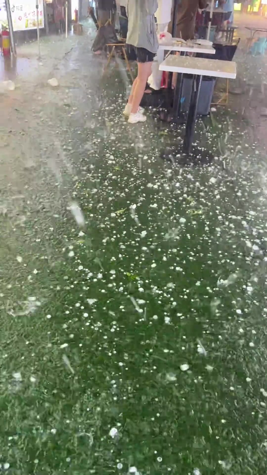 差点被冰雹砸死 ！