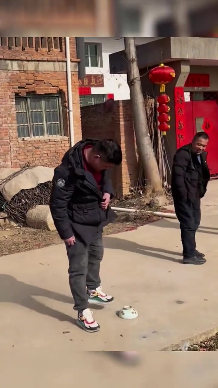 故事差一厘米就变成事故了！