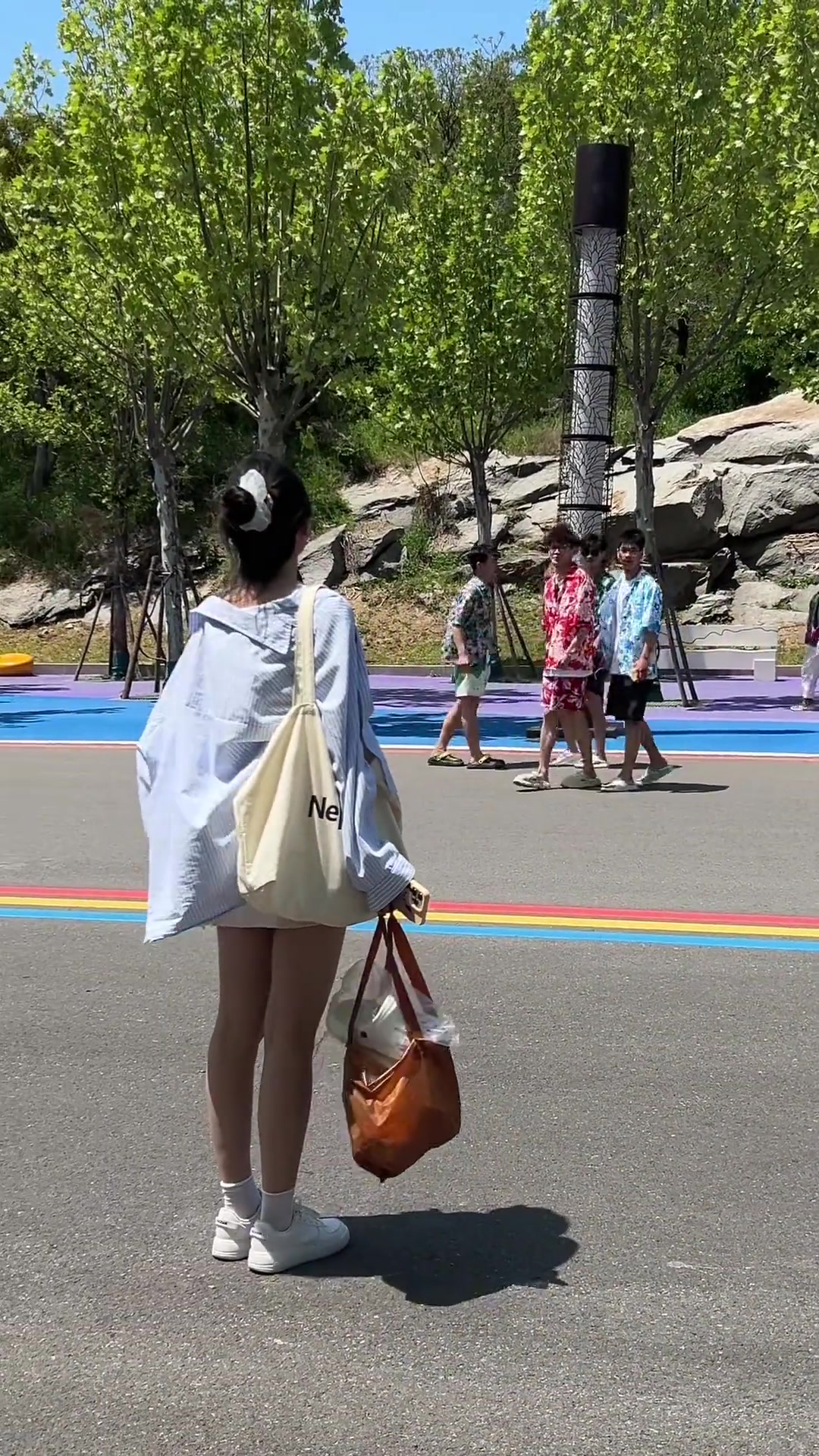 女大学生可真是社交悍匪啊~