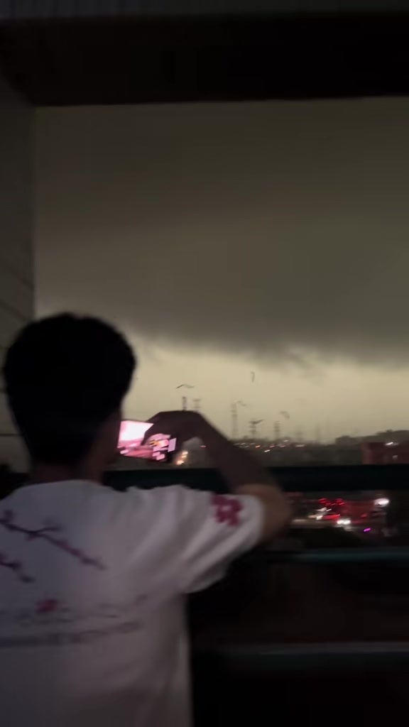 广州你怎么了，铁皮在天上飞