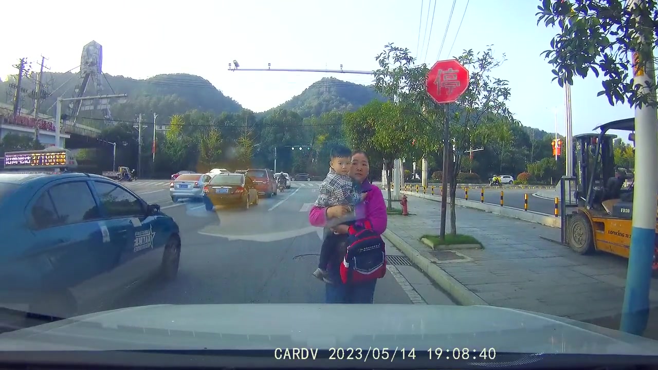 这个刹车恨不得要站起来踩了