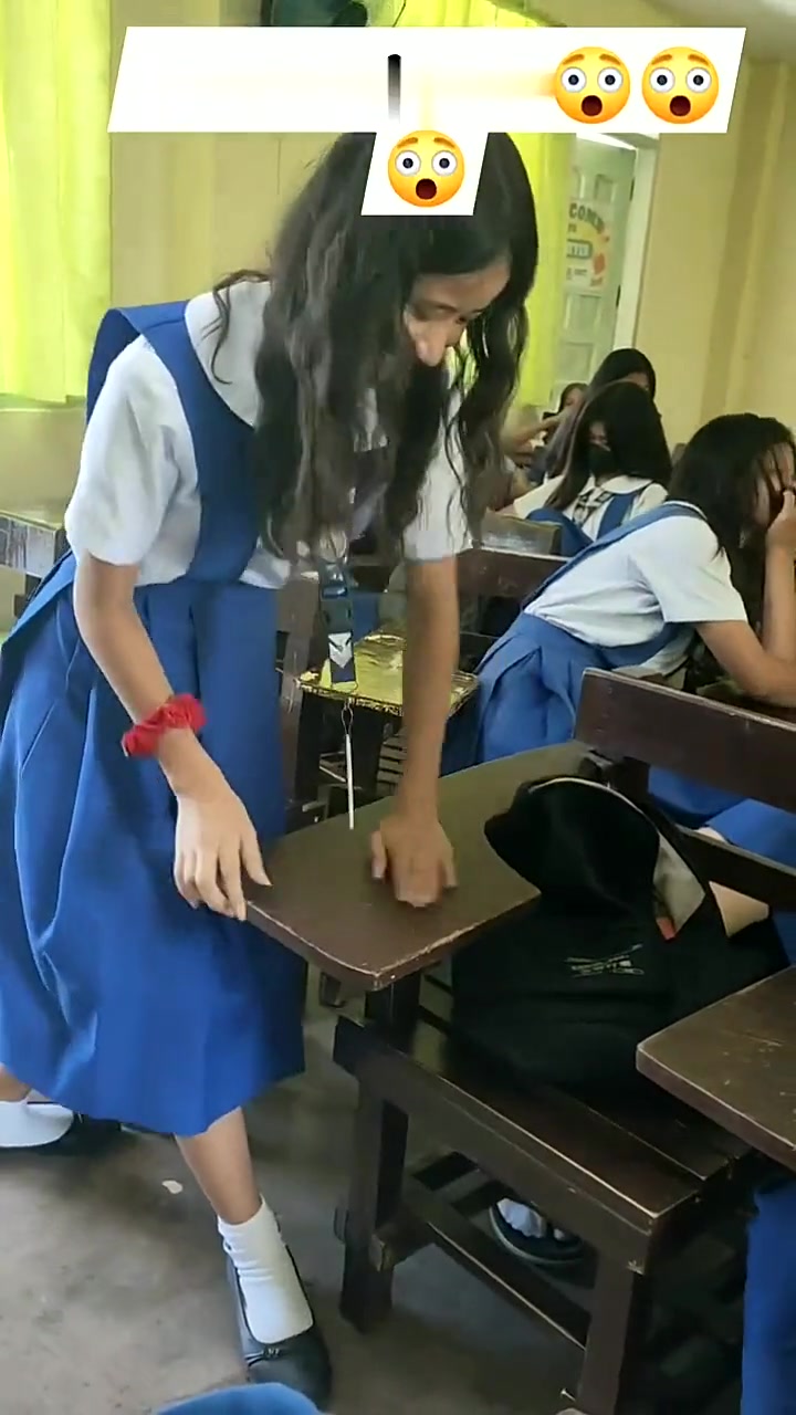 神奇特技！女学生单手.双手都能365度旋转，惊呆同学