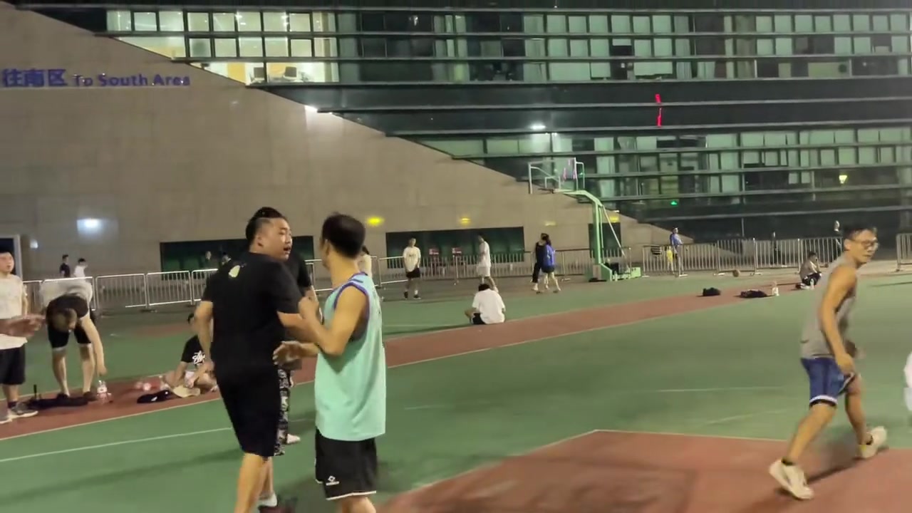 遇到这种犯规王，打的都没心情