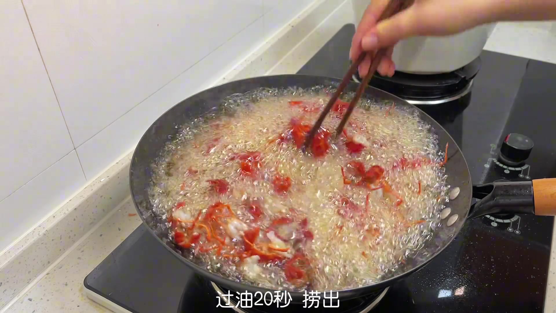 方圆十里都找不到一个麻辣小龙虾比这香