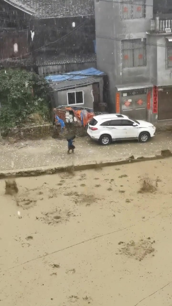 你已进入“轰炸区”，请远离