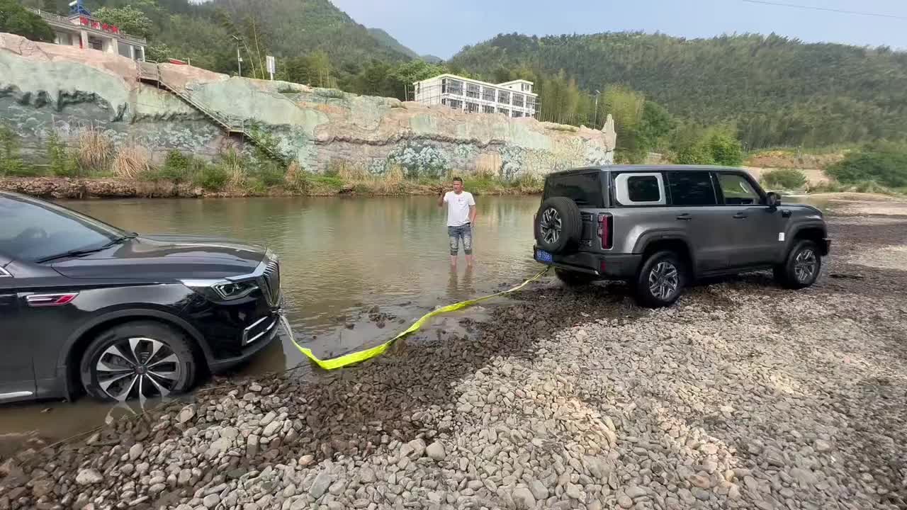 不是兄弟，你这是救车 还是毁车啊？！