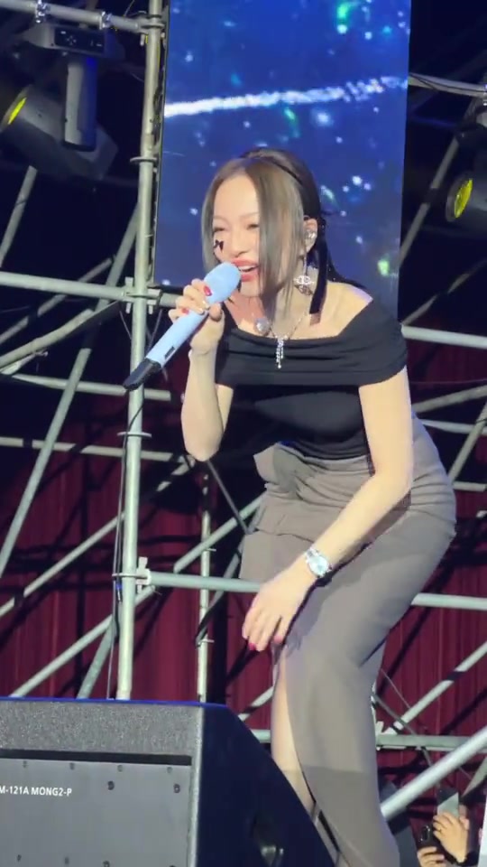 只有看过现场才能知道张韶涵的声音穿透力多强