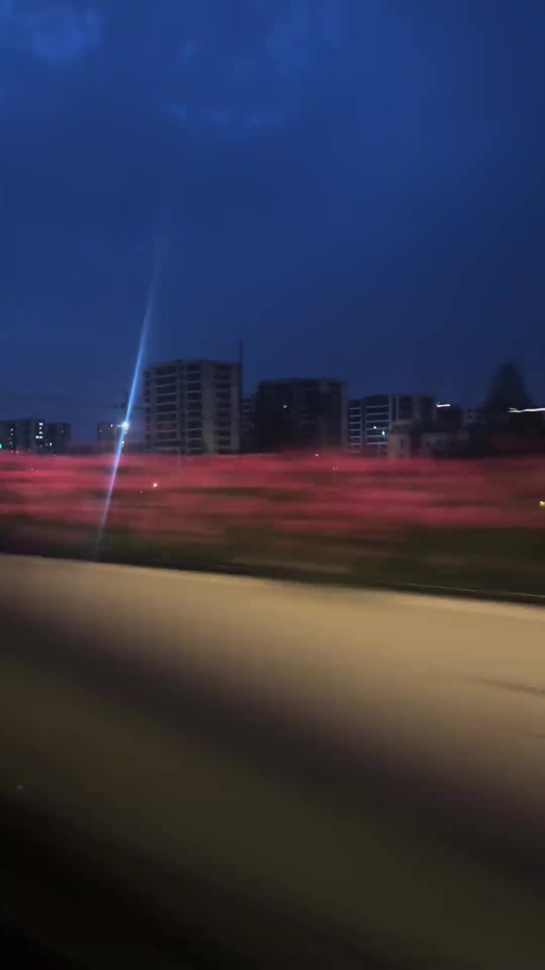 想学别人家拍高架花海来着。师傅你很赶时间吗？