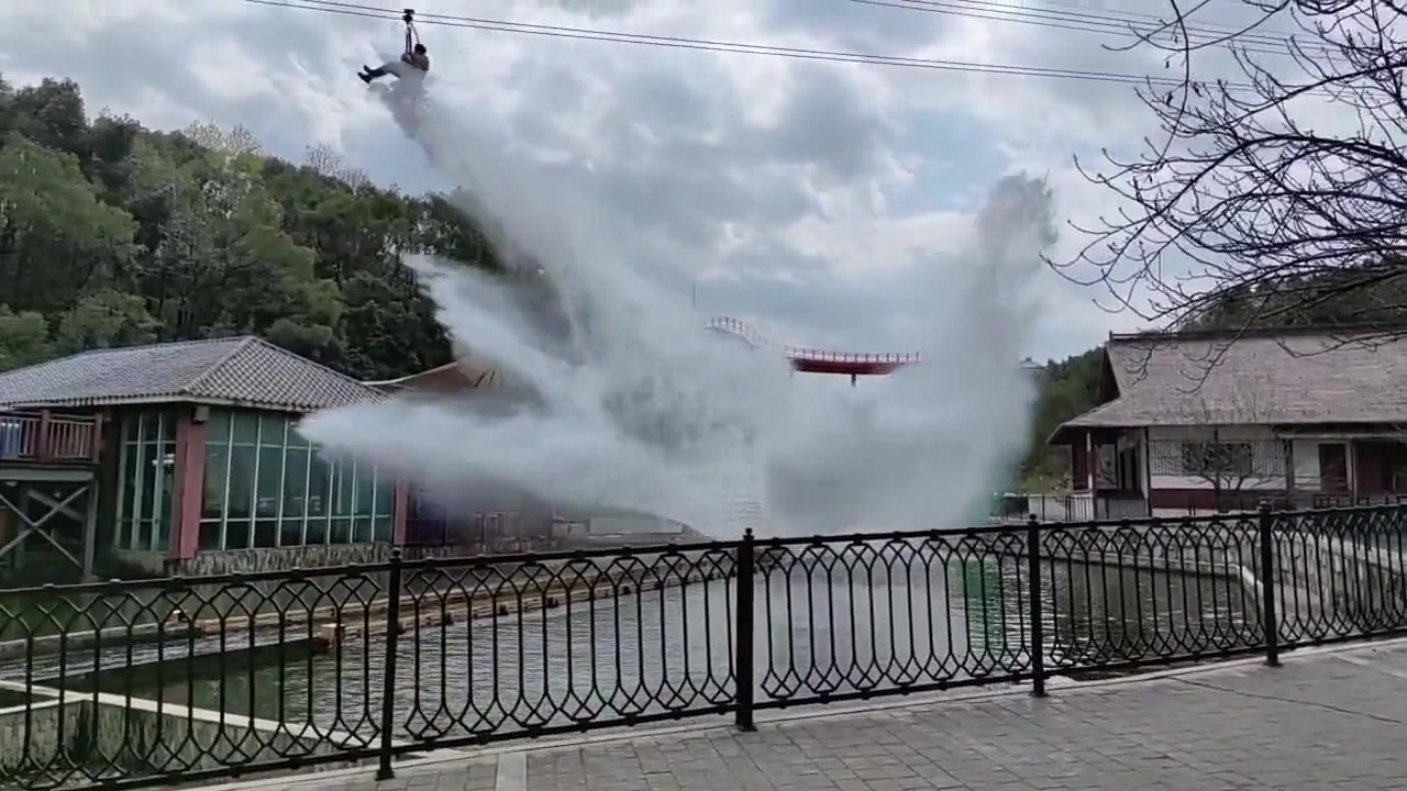 做梦都没想到 飞那么高还能屁股湿掉