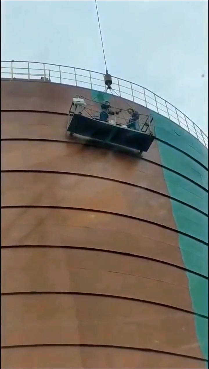 拿生命开玩笑！估计把老板吓得不轻