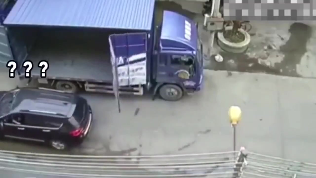 虽然是货车全责，但是这么宽也能碰到吗