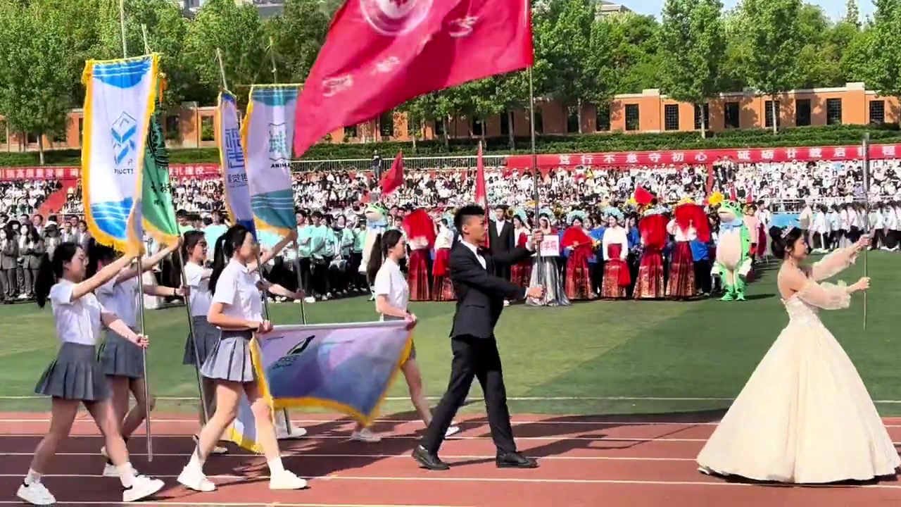 这是给了多少好处给这几个学生啊