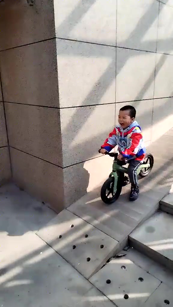 心真大，居然还在拍视频