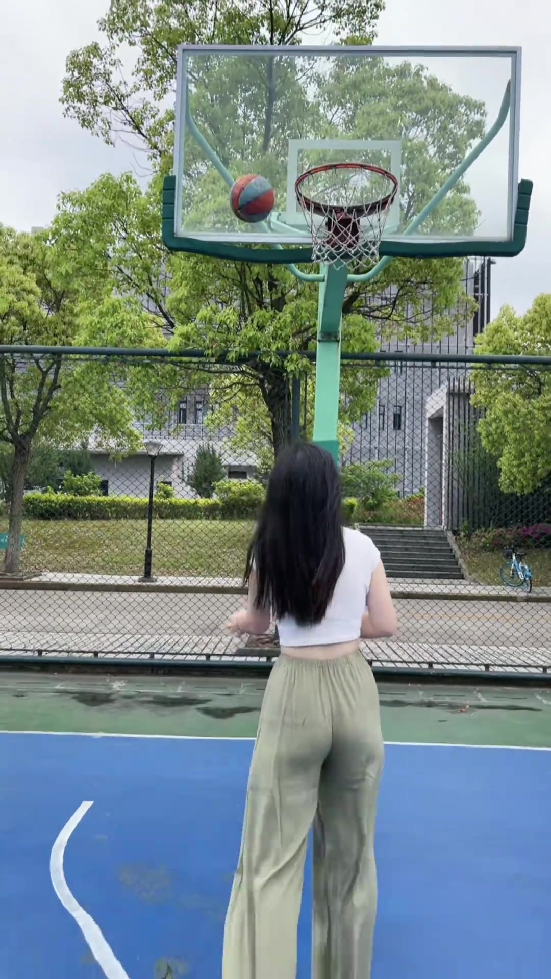 女朋友这投了半天总算进一个了...