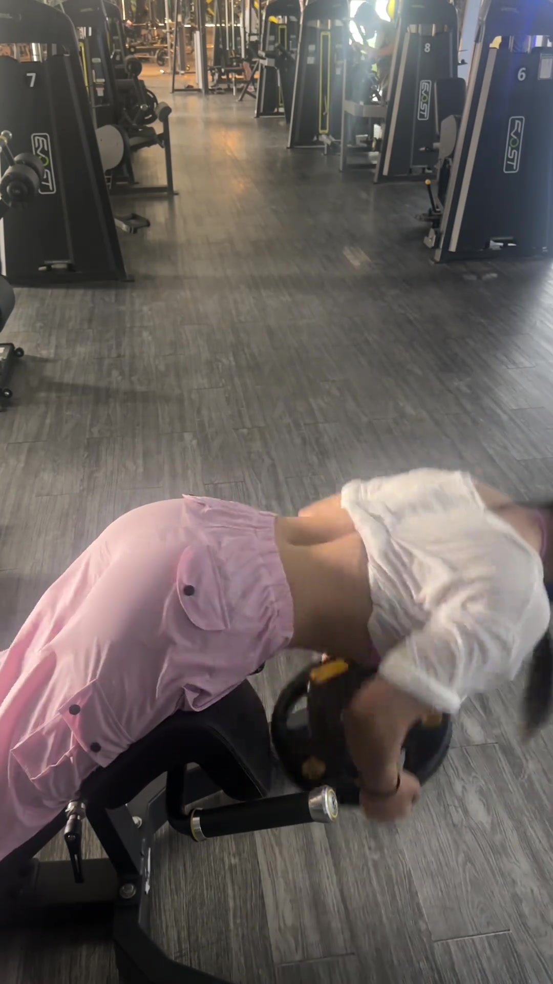 她这个竖脊肌...应该可以养鱼吧？！