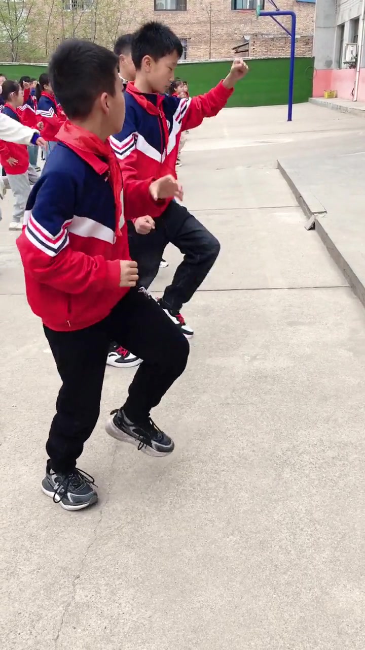 课间操嗨起来孩子们加油你们是最棒的