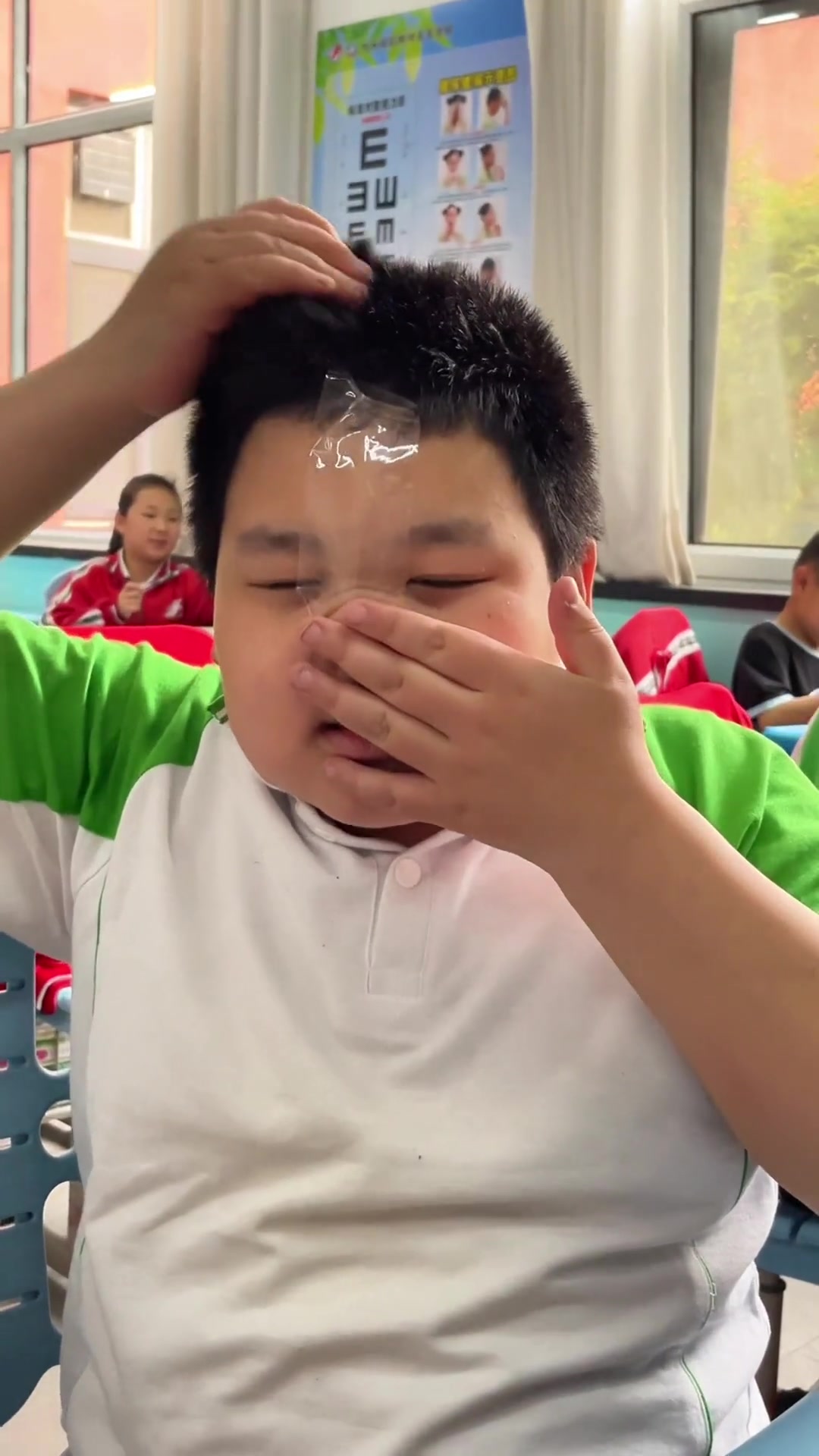 别难过 我给你变小猪