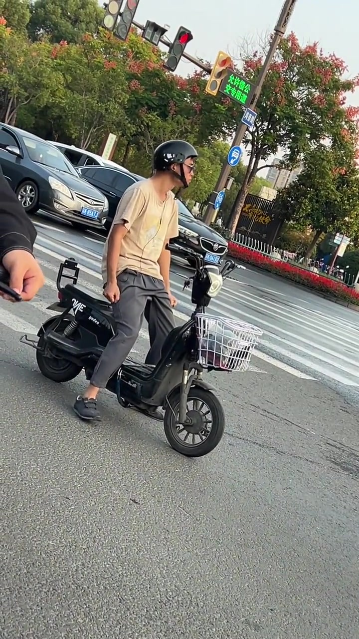 众人笑我太疯癫，我笑他人不懂我