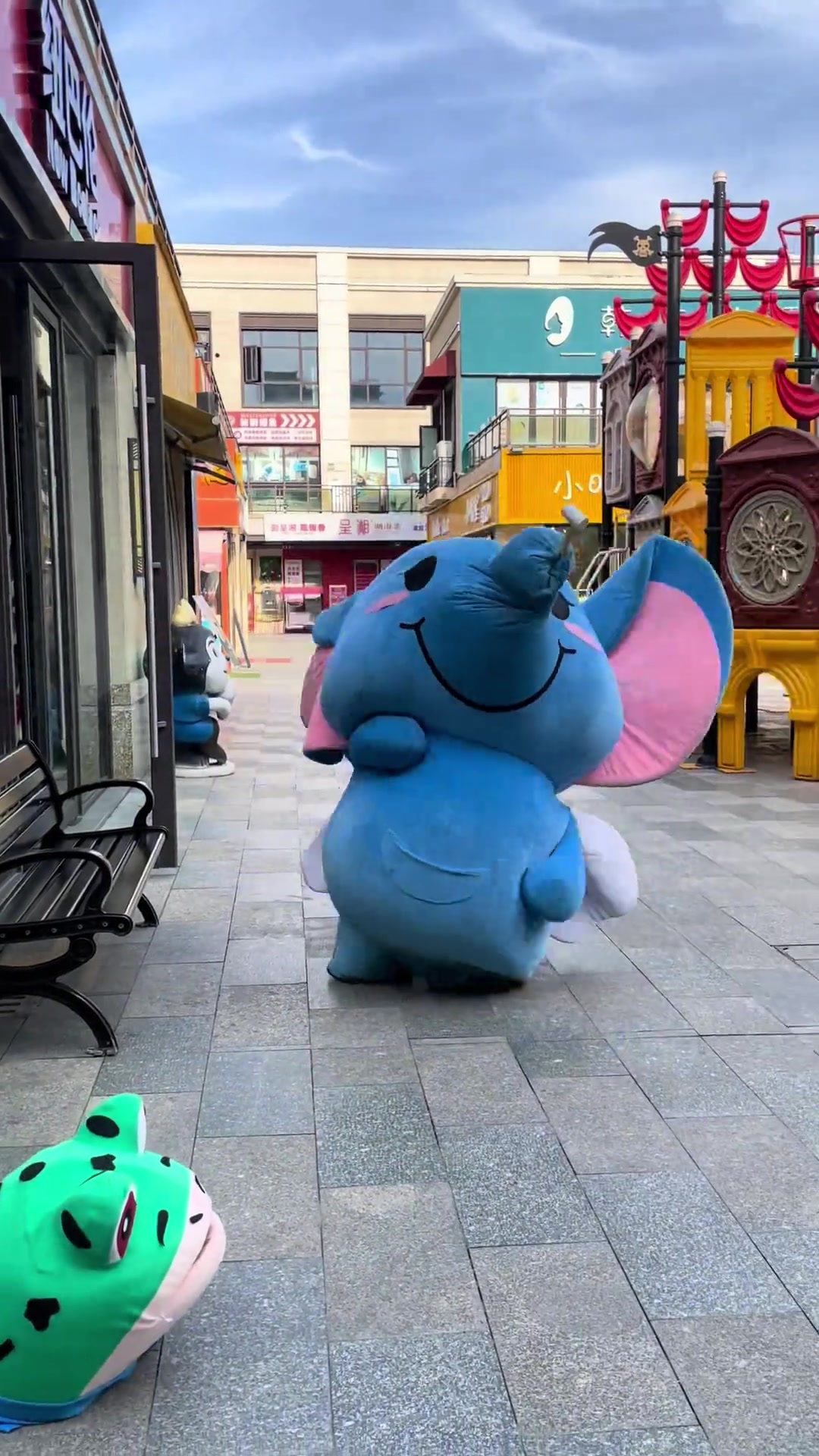 轻轻的 我来了
